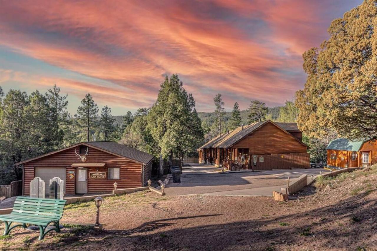 Cabin #3 Rainbow Trout - Pet Friendly- Sleeps 6 - Playground & Game Room 佩森 外观 照片