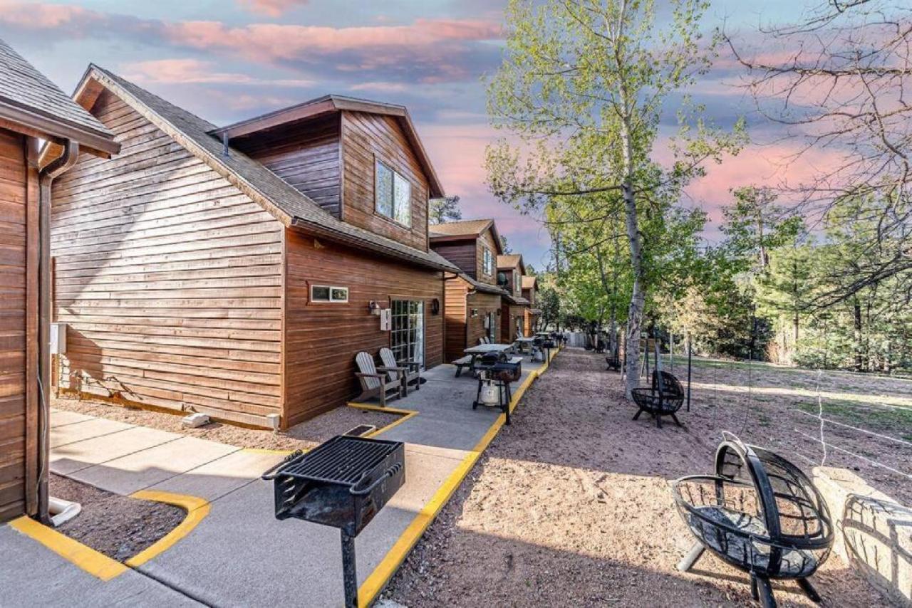 Cabin #3 Rainbow Trout - Pet Friendly- Sleeps 6 - Playground & Game Room 佩森 外观 照片