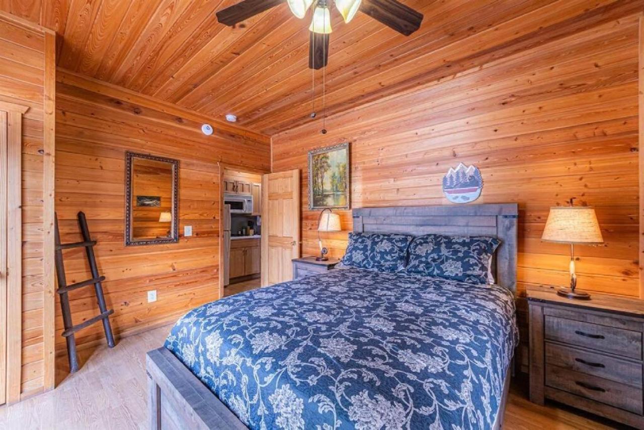 Cabin #3 Rainbow Trout - Pet Friendly- Sleeps 6 - Playground & Game Room 佩森 外观 照片