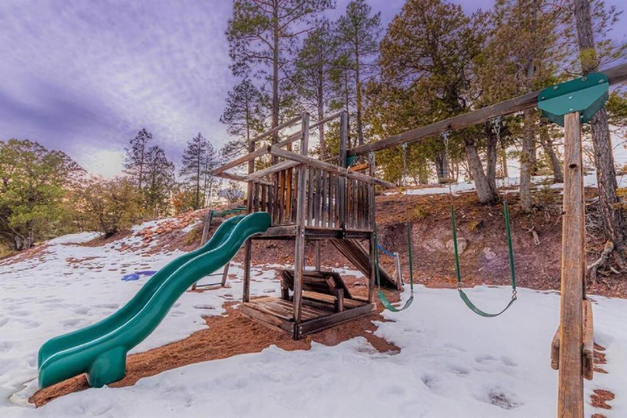 Cabin #3 Rainbow Trout - Pet Friendly- Sleeps 6 - Playground & Game Room 佩森 外观 照片
